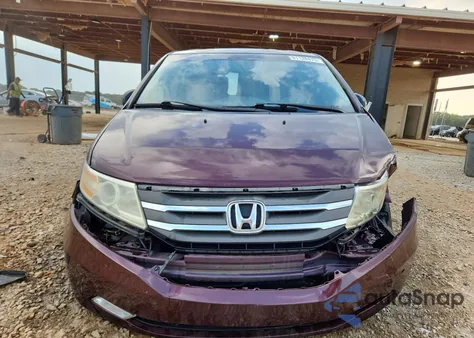 2013 Honda Odyssey Touring z USA, uszkodzony, nr VIN 5FNRL5H91DB063498